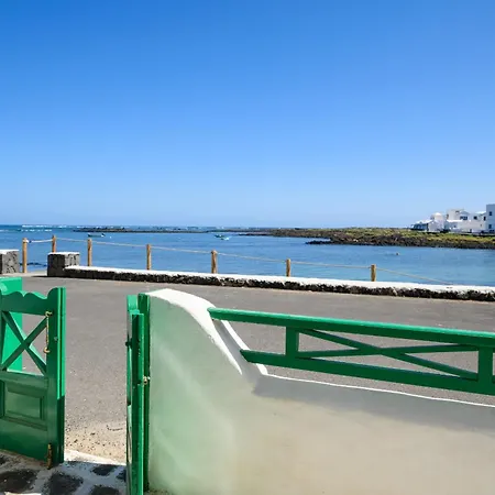 Charco La Pared 2 * Orzola